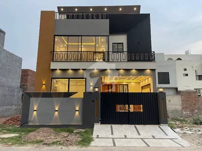 بخ ولاز فیز 2 - مانک بلاک بوچ ایگزیکٹو ولاز - فیز 2,بش ایگزیکٹو ولاز,ملتان میں 4 کمروں کا 5 مرلہ مکان 2.1 کروڑ میں برائے فروخت۔