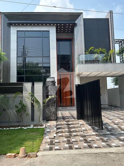 10 Marla Brand New House For Sale