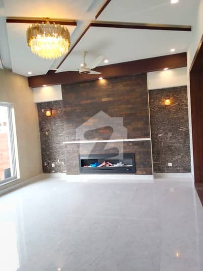 10 MARLA NEW UPPER PORTION AVAILABLE FOR RENT IN TARIQ GARDEN.