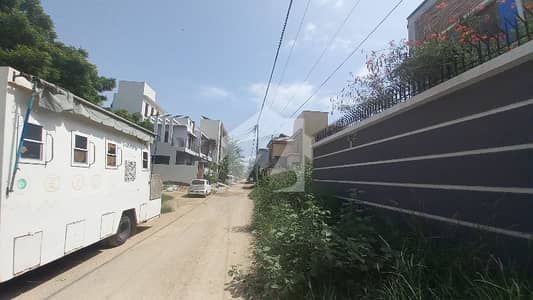 LEASD PLOT RESONABLE PRICE Chance Deal DIMOND CITY SCHEME 33 Price Final