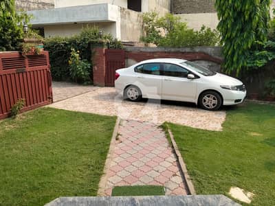 1KANAL DOUBLE STORY HOUSE AVAILABLE FOR RENT IN MODEL TOWN