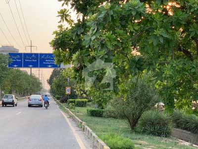 ایل ڈی اے ایوینیو ۔ بلاک ایم ایل ڈی اے ایوینیو,لاہور میں 10 مرلہ رہائشی پلاٹ 1.42 کروڑ میں برائے فروخت۔