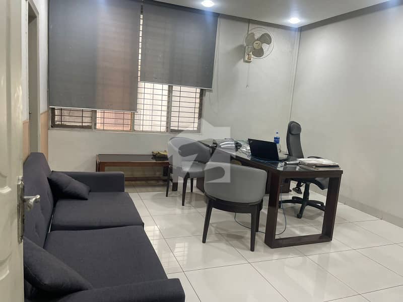 OFFICE FOR RENT IN MAIN GULBERG OFFICE FOR RENT IN MAIN GULBERG