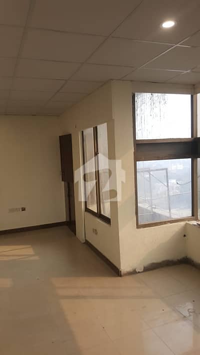 COMMERCIAL SPACE AVAILABLE FOR OFFICE AND RESTAURANT