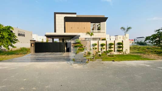 Spacious 1 Kanal Modern Architecture House in DHA Phase 7 Spacious 1 Kanal Modern Architecture House in DHA Phase 7