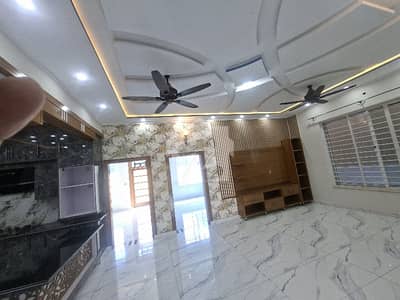 پی ڈبلیو ڈی ہاؤسنگ سکیم اسلام آباد میں 7 کمروں کا 12 مرلہ مکان 6.95 کروڑ میں برائے فروخت۔ پی ڈبلیو ڈی ہاؤسنگ سکیم اسلام آباد میں 7 کمروں کا 12 مرلہ مکان 6.95 کروڑ میں برائے فروخت۔