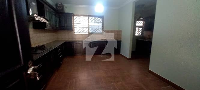 60x100 666 Gaz Upper Portion For Rent G-14/4