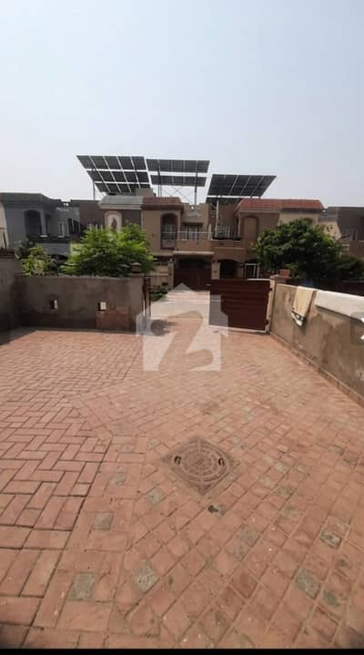 پیراگون سٹی لاہور میں 3 کمروں کا 6 مرلہ مکان 2.25 کروڑ میں برائے فروخت۔