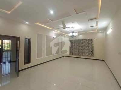 ڈی ایچ اے ڈیفینس فیز 2 ڈی ایچ اے ڈیفینس,اسلام آباد میں 3 کمروں کا 1 کنال زیریں پورشن 1.2 لاکھ میں کرایہ پر دستیاب ہے۔ ڈی ایچ اے ڈیفینس فیز 2 ڈی ایچ اے ڈیفینس,اسلام آباد میں 3 کمروں کا 1 کنال زیریں پورشن 1.2 لاکھ میں کرایہ پر دستیاب ہے۔