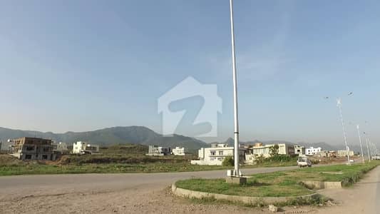 ڈی ۔ 12/3 ڈی ۔ 12,اسلام آباد میں 1 کنال رہائشی پلاٹ 14.25 کروڑ میں برائے فروخت۔
