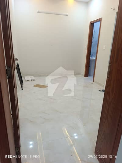 ڈی ۔ 12 اسلام آباد میں 3 کمروں کا 4 مرلہ مکان 4.4 کروڑ میں برائے فروخت۔