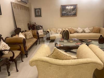 ایف ۔ 11 اسلام آباد میں 3 کمروں کا 19 مرلہ فلیٹ 4.25 لاکھ میں کرایہ پر دستیاب ہے۔