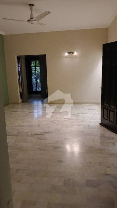Artistically Design Beautiful Bungalow Slightly Used Artistically Design Beautiful Bungalow Slightly Used