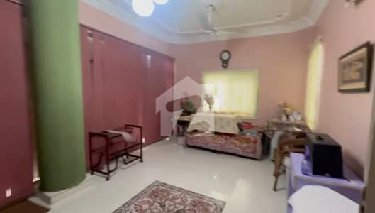 گلشنِ اقبال - بلاک 6 گلشنِ اقبال,گلشنِ اقبال ٹاؤن,کراچی میں 8 کمروں کا 13 مرلہ مکان 12.0 کروڑ میں برائے فروخت۔