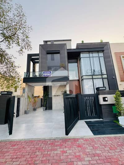 10 Marla House Available For Sale In Overseas Enclave Bahria Town Lahore