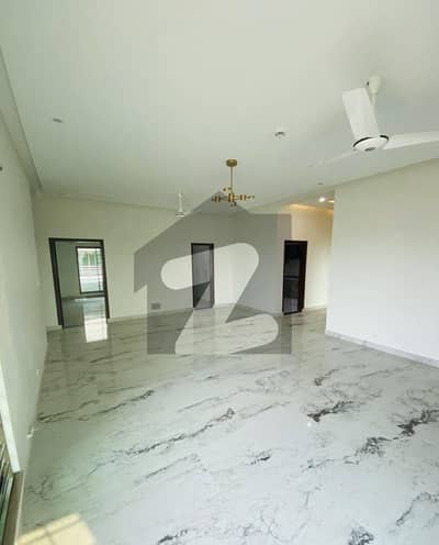 10 Marla 3 Bedroom Apartment For Sale