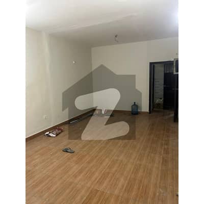 گلشنِ اقبال - بلاک 13 سی گلشنِ اقبال,گلشنِ اقبال ٹاؤن,کراچی میں 1 کمرے کا 6 مرلہ دفتر 1.49 کروڑ میں برائے فروخت۔