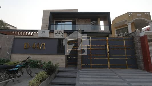 Reserve A Centrally Located Prime Location House Of 500 Square Yards In Gulshan-e-Iqbal - Block 7 Reserve A Centrally Located Prime Location House Of 500 Square Yards In Gulshan-e-Iqbal - Block 7