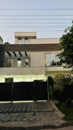 D Block 10 Marla House For Sale