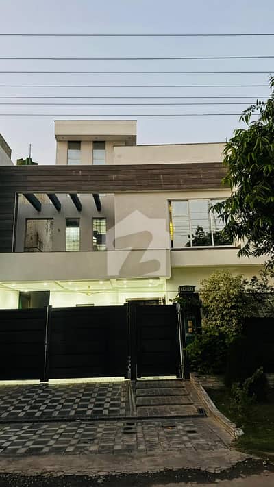 D Block 10 Marla House For Sale