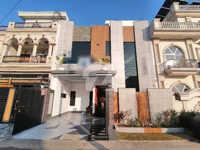 الرحمان فیز 2 - بلاک جے الرحمان گارڈن فیز 2,الرحمان گارڈن,لاہور میں 5 کمروں کا 6 مرلہ مکان 2.9 کروڑ میں برائے فروخت۔