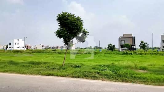برکی روڈ کینٹ,لاہور میں 2 کنال Studio فارم ہاؤس 1.8 کروڑ میں برائے فروخت۔