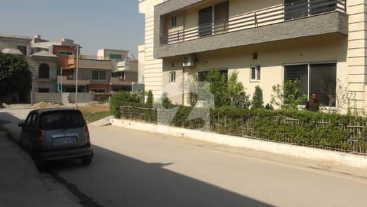 8 Marla Lower Portion In Mpchs Islamabad Pakistan For Rent