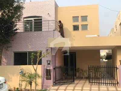 8 MARLA ASIAN HOUSE FOR SALE IN SAFARI VILLAS SECTOR B BAHRIA TOWN LAHORE