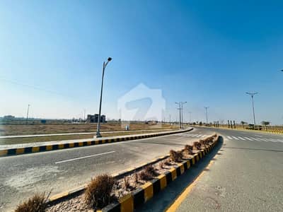 ڈی ایچ اے فیز9 پریزم - بلاک ایل ڈی ایچ اے فیز9 پریزم,ڈی ایچ اے ڈیفینس,لاہور میں 10 مرلہ رہائشی پلاٹ 1.64 کروڑ میں برائے فروخت۔