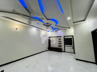 10 Marla upper portion Avaliable For Rent In Lake City