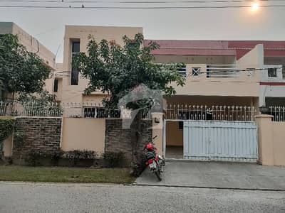 عسکری 9 عسکری,لاہور میں 3 کمروں کا 10 مرلہ مکان 4.39 کروڑ میں برائے فروخت۔