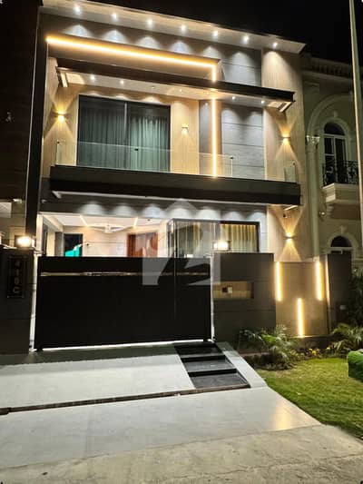 5 MARLA ELEGANT AND FULLY FURNISHED SUPER HOT LOCATED BUNGALOW IS AVAILABLE IN DHA, LAHORE.