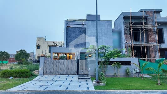 Avail Yourself A Great Prime Location 10 Marla House In DHA Phase 7 - Block T