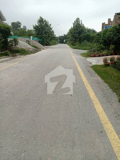 ڈی ۔ 12 اسلام آباد میں 1 کنال رہائشی پلاٹ 10.0 کروڑ میں برائے فروخت۔
