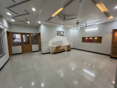 14 Marla Like New Upper Portion For Rent