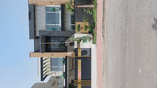 Valencia Town 22 Marla Corner House For Sale
