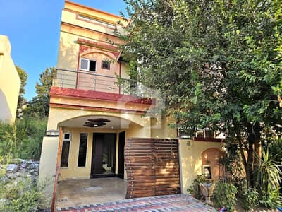 5 Marla Park face Brand new house for sale at very economical price!