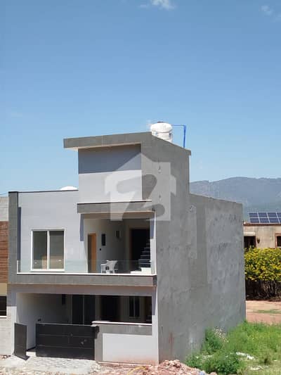 BANI GALA 6.4 MARLA BRAND NEW DOUBLE STOREY HOUSE FOR SALE.