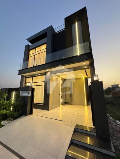 5 MARLA NEAR RINGROAD TOP LOCATION HOUSE FOR SALE IN DHA PHASE 8.