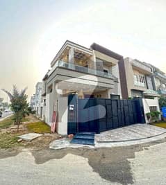 Modern, North Facing, Main Boulevard, Brand New 11.5 Marla House for Sale Modern, North Facing, Main Boulevard, Brand New 11.5 Marla House for Sale