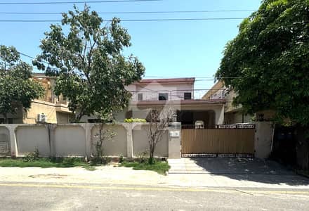One Kanal Used Modern Design Bungalow For Sale At Prime Location Of DHA Lahore Near To Commercial Market. One Kanal Used Modern Design Bungalow For Sale At Prime Location Of DHA Lahore Near To Commercial Market.