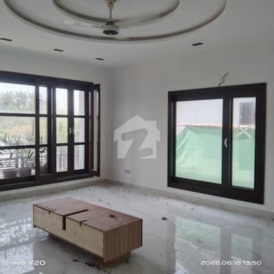 ڈی ایچ اے فیز 5 ڈی ایچ اے ڈیفینس,کراچی میں 5 کمروں کا 1 کنال مکان 16.5 کروڑ میں برائے فروخت۔