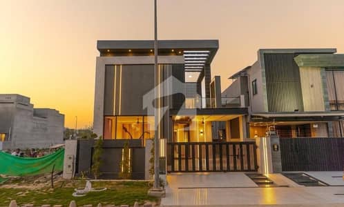 پارک ویو سٹی لاہور میں 5 کمروں کا 10 مرلہ مکان 3.2 کروڑ میں برائے فروخت۔ پارک ویو سٹی لاہور میں 5 کمروں کا 10 مرلہ مکان 3.2 کروڑ میں برائے فروخت۔