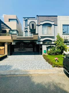 8 Marla House For Sale In Umar Block Bahria Town Lahore