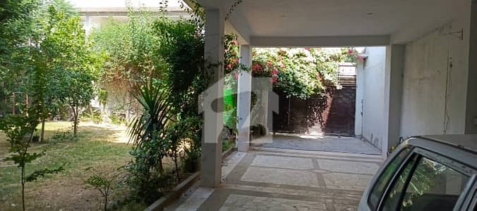 1 Kanal Elegant 3-Storey House for Sale | Thanda Pani, Lehtrar Road 1 Kanal Elegant 3-Storey House for Sale | Thanda Pani, Lehtrar Road