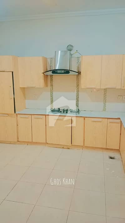Luxurious 1 Kanal Villa Available For Rent