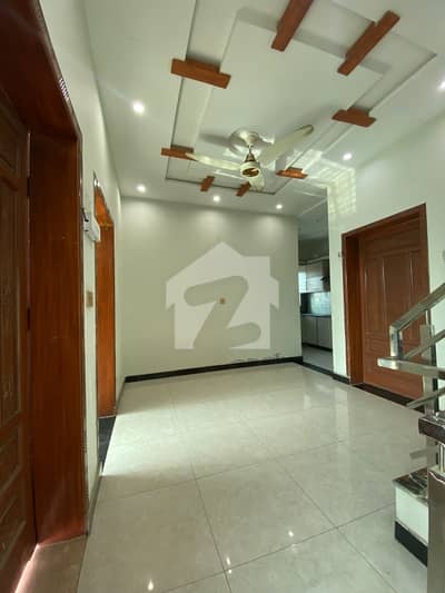 5.5 Marla Corner House Available For Sale On 60 Feet Main Boulevard