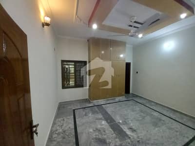 ائیرپورٹ ہاؤسنگ سوسائٹی راولپنڈی میں 4 کمروں کا 5 مرلہ مکان 75.0 ہزار میں کرایہ پر دستیاب ہے۔