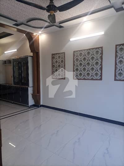آئی ۔ 11 اسلام آباد میں 5 کمروں کا 6 مرلہ مکان 3.95 کروڑ میں برائے فروخت۔