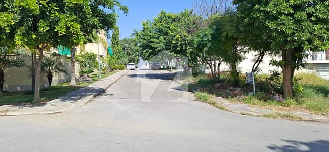2 Kanal Plot For Sale In Overseas Block Main Boulevard Prime Location